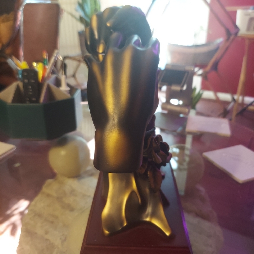 Hands Of Love Bronze Anniversary/Engagement or Wedding Gift Sculpture - Picture 4 of 11
